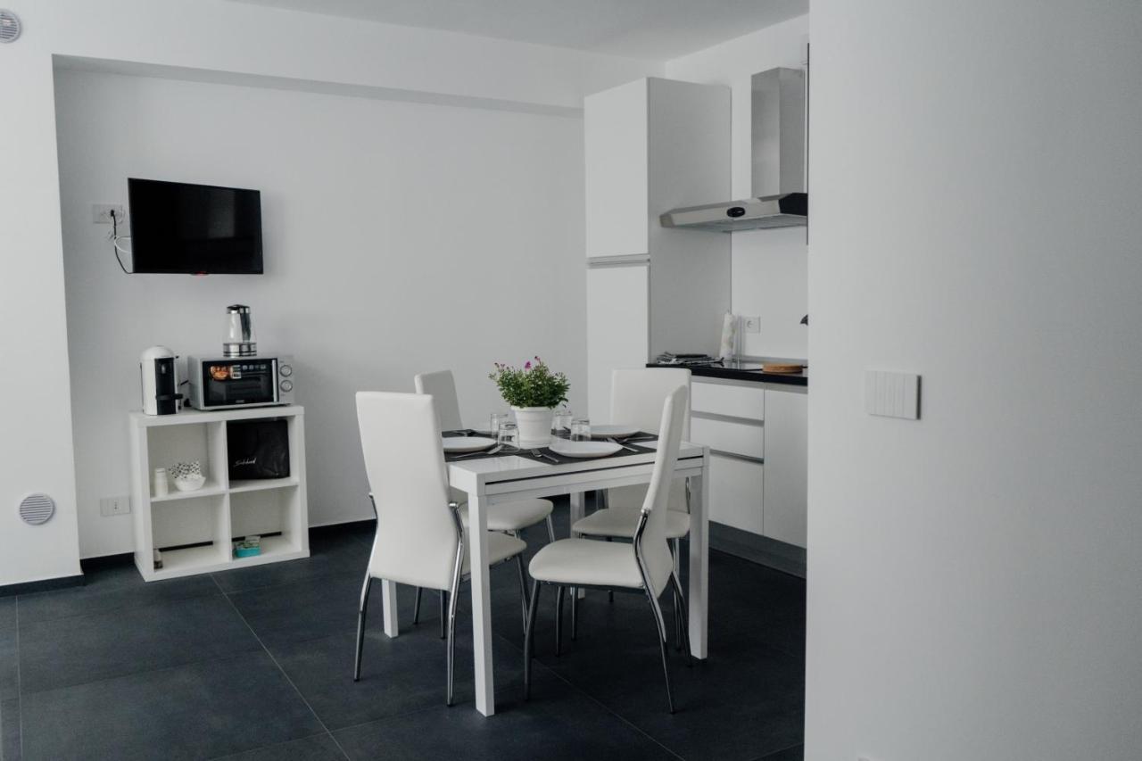 Domus Residence - Orazio - Bari Bagian luar foto